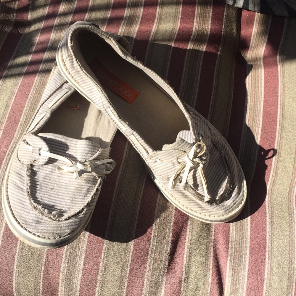 Slip on canvas